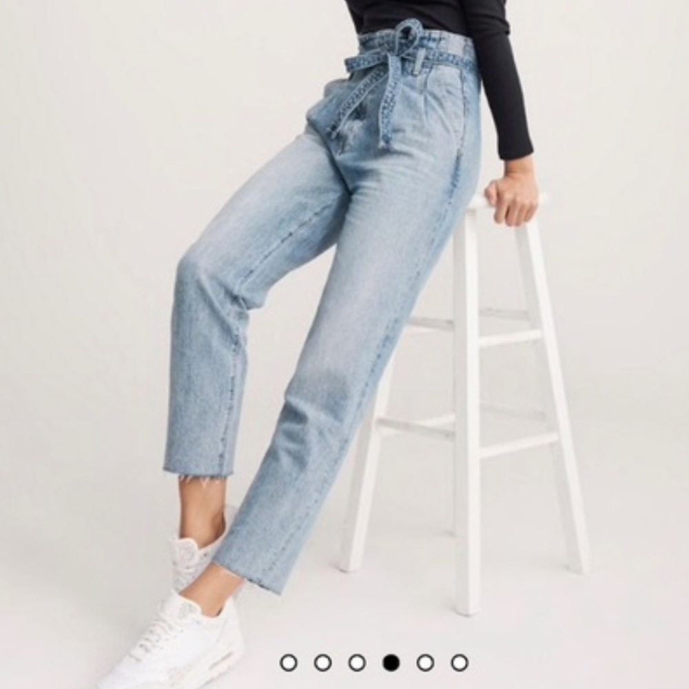 Abercrombie & Fitch High Rise Cropped Tie Waist Mom Jeans Summer Casual Size 27